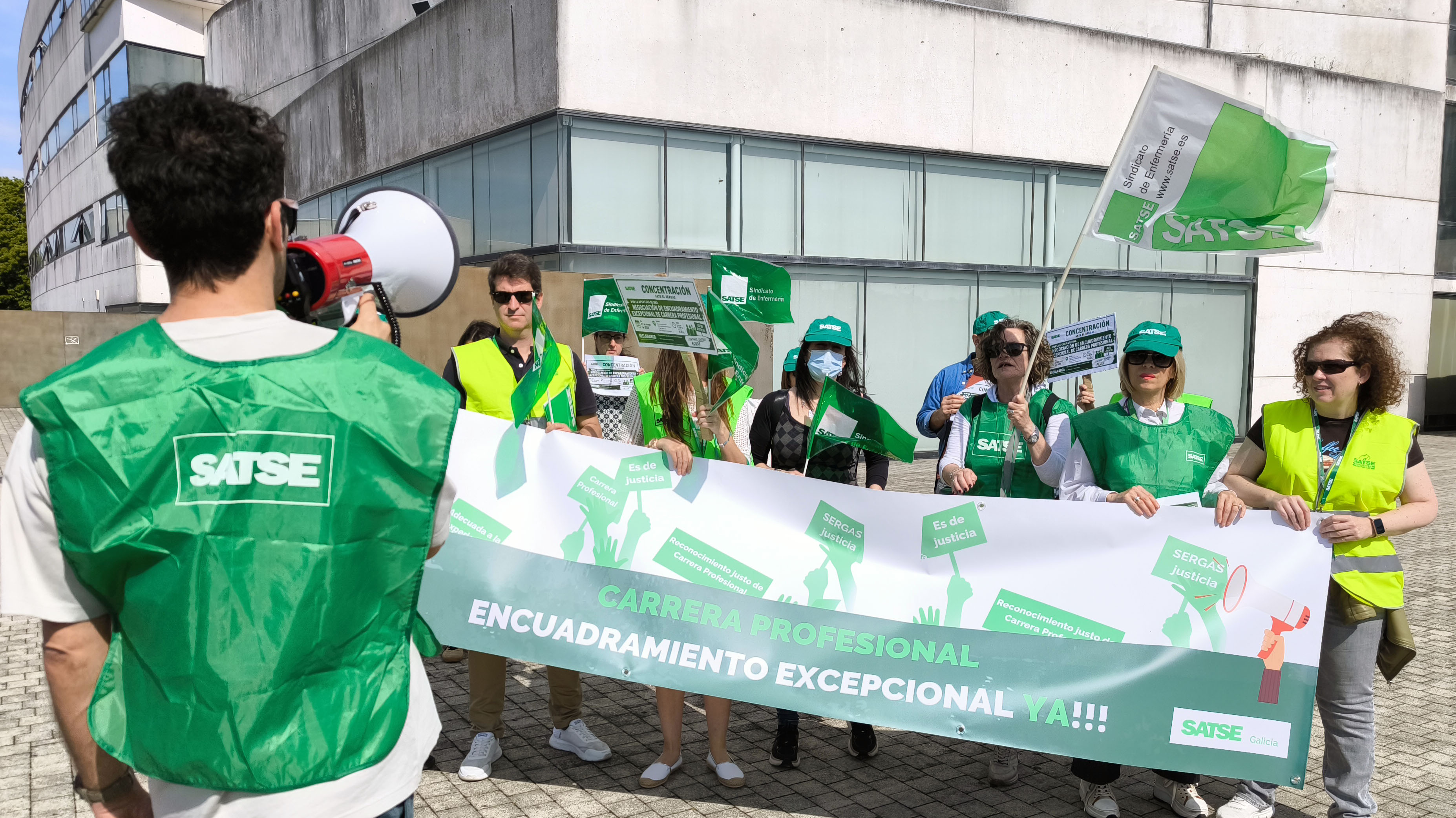 SATSE Galicia lleva meses recogiendo firmas y reclamando un encuadramiento excepcional de la Carrera Profesional